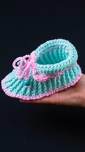255K views · 3.6K reactions | Easy crochet slippers Miarti臨 | Miarti - Crochet and Knitting | Facebook