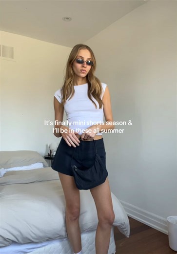 Mini Shorts Season: Stylish Summer Outfit Ideas