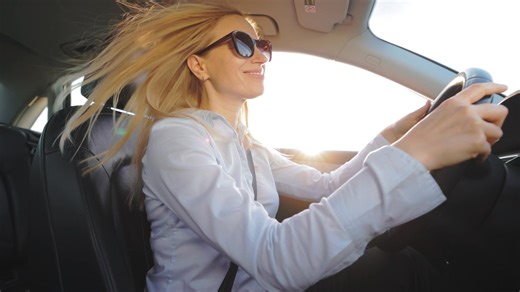 ¡Descarga la APP de KISS FM compatible con Apple CarPlay y Android Auto! Con la mejor música, noticias, concursos y los PODCASTS de tus programas favoritos para escuchar cuando y donde quieras. No lo dudes y disfruta de tu radio favorita. https://www.kissfm.es/apps/ | Kiss FM