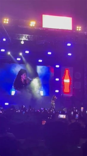 Sunidhi Chauhan Sings Soniye Live #bollywoodsongs #nostalgia #sunidhichauhan #liveperformance