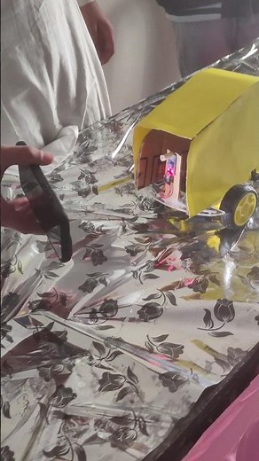 Light Following Robot using Arduino #experiment #arduino #robotkit