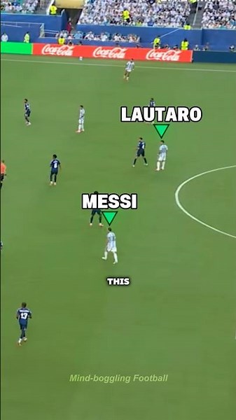This is the Difference Messi Makes in Argentina's Tactic🧠 #football