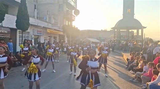 EL BARNEY, AUTO TUNEADO, PARTICIPA EN EL DESFILE DE TLAHUELILPAN, HIDALGO | Hugo Santiago Comunica