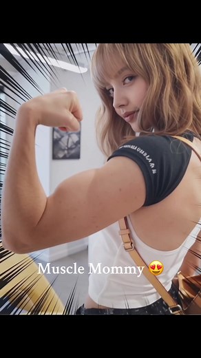 BLACKPINK Transforming into Muscle Mommies