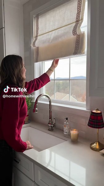 Small change, big impact— Loving this simple swap in our kitchen 🎄 Shop my Roman shade on LTK in bio and use code: LEXIHILL for 26% off! @TWOPAGES @TWOPAGES #twopagescurtains #twopageshome #whitekitchen #kitchendecor #grandmillenial