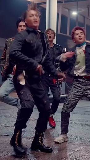 見かけによらず中身はカワイイ系アイドルEXOです。好みのイケメン一人見つけていってください。#おすすめ #exo #エクソ #メンバー紹介 #suho #xiumin #lay #baekhyun #chen #chanyeol #kyoongsoo #kai #sehun #おすすめにのりたい #運営さん大好き #exo好きな人と繋がりたい #fyp #fypシ