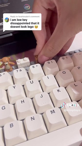 Replying to @farahinsabri customize however u want! these are the only pieces i have dont @ me 😭🫡 #lego #keyboard #tech #diy