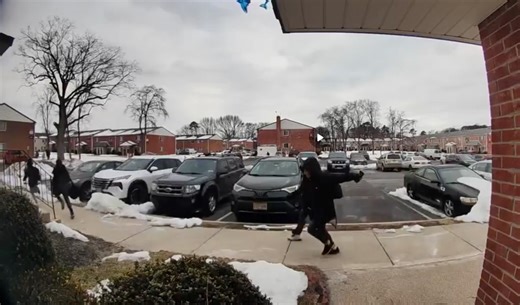 Students flee bus stop as ICE agents arrive at N.J. apartment complex