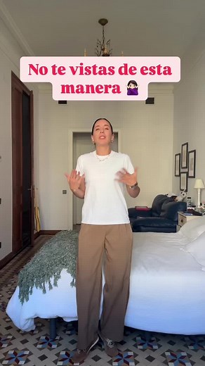 Crea 50 outfits versátiles con prendas básicas