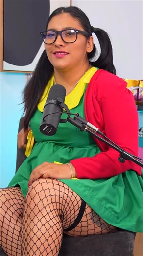 Karen Castillo 😍🇲🇽 #viral #mexico | Rober Deluxe Podcast.