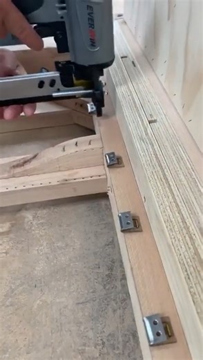 No-Sag Clip Installation with 7⁄16' Stapler - Pro Grade Clips & Tool for Zig Zag Upholstery Springs ! #viral #trending #explore #fyp #foryou #reels #viralreels #instagood | Encore Hartco