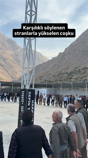 Hakkari Depin Tatil köyü on Instagram: "Karşılıklı söylenen stranlarla yükselen coşku"