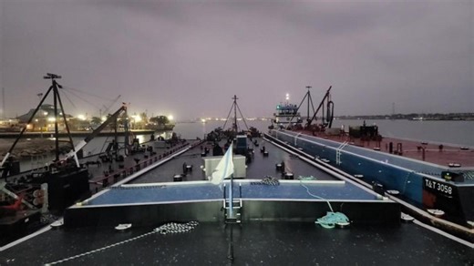Fueling Ships & Loading Barges in South East Texas