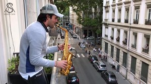 On applaudit le personnel soignant 🎷🌿#sandysax #onapplaudit #restezchezvous #covid19 #ensembleàlamaison #stayathome #saxophone #lyon