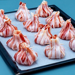 This recipe with chicken breast has beaten all the records! The entire secret is the filling! Ingredients: red bell pepper - 2 pieces salt - 10 g (0.35 oz) black pepper - 5 g (0.18 oz) oil - 30 ml (1 fl oz) Tray size 22 X 16 cm (8.66 x 6.3 in) IN THE OVEN 180 °C (356 °F)/20 minutes chicken breast - 800 g (28.2 oz) salt - 10 g (0.35 oz) black pepper - 8 g (0.29 oz) bacon - 200 g (7 oz) feta cheese - 100 g (3.5 oz) Tray size 40 X 30 cm (16 x 12 in) IN THE OVEN 180 °C (356 °F)/30 minutes butter - 3