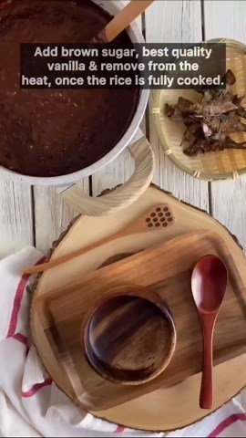 Traditional Filipino champorado recipe