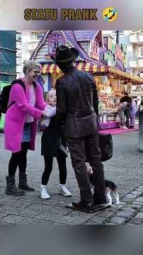 Statu prank 🤣#statupranke #funnyrection #funnypranke #foryoupage #pranke