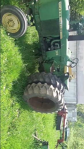 John Deere 3010 with duals😍