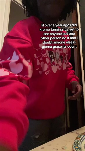 Steve(Pronounced Cosmo) (@o.k.cosmo)’s video of krampus on the mantle