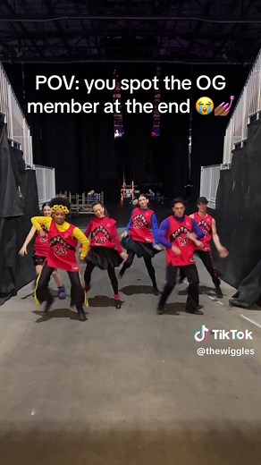 thats a wrap 🏀 ‘til next time… “bye, bye, bye” 🎤⭐️😎 #thewiggles #endoftour #nsync #torontoraptors