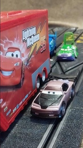Escena Cars-Mack se duerme (coches tuneados) #carritoschiquitos #diecasts #disneycars
