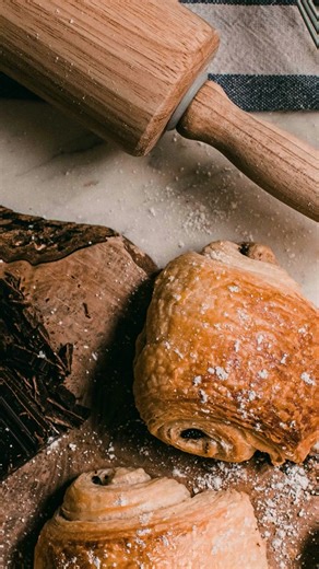 Explore our comprehensive baking equipment list to find all the essential tools you need. From novice home bakers to seasoned pros, equip your kitchen for perfect baking results every time. https://bakebatterandbeyond.net/essential-baking-equipment-list/ #baking #bakingtools #bakingequipment #bakery #bakedgoods #cakes #bread #biscuits #bakebatterandbeyond