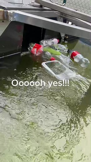 Try-out of the River Cleaner on a mission to clean rivers 💙🌎#rivercleanup #plasticfree #takeaction #technology #system #plasticfree #suggestyourname