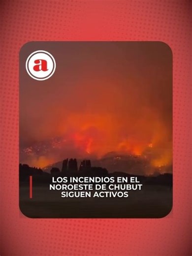 CRISIS ÍGNEA: Más de 500 brigadistas combaten el fuego en el Lago Cholila. La Dirección de Bosques confirmó que las condiciones climáticas impiden el trabajo de los medios aéreos por la nula visibilidad. El frente de Villa Lago Rivadavia y el de Los Alerces convergen hacia zonas residenciales, obligando a cortes de rutas y evacuaciones preventivas en la zona cordillerana. 🇦🇷🚁 #Noticias #IncendiosForestales #Chubut #Brigadistas #MedioAmbiente #AriesOnLine