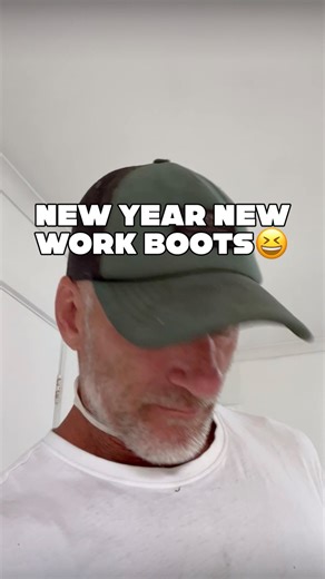 Building Inspections Australia on Instagram: "Hello again!😊 Been a good holiday with the family. Bloody legends! You know who you are🫵❤️ It’s now time to take on 2026. Thought I’d just start with a simple, common defect I find all the time. If you’re painting windows let them fully dry. Close them so they’re just ajar allowing them to dry completely. 🤙 #building #painting #paintinghouses #buildinginspections #housetips #homemaintenancetips #prepurchasebuildinginspections #realestatemornington