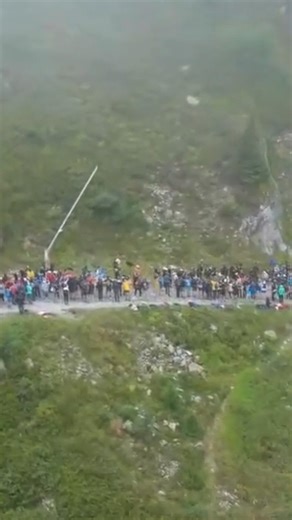 🟥 UTMB Up to La Flégère, the final meters of climbing.. Chamonix is just down there and waiting for you Tom 😎 _ _ _ 🎥 Follow the live / Suivre le live: live.utmb.world, link in bio 🔗 5 languages, 🇬🇧🇫🇷🇮🇹🇪🇸🇨🇳 #UTMB2025 #HOKAUTMBMontBlanc #MeetYourExtraordinary #UTMBWorldSeries #UTMBLive | UTMB World Series