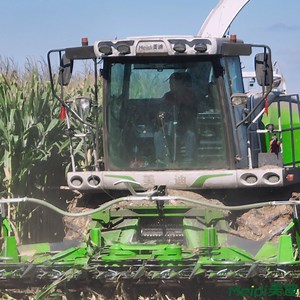 [Hot Item] 90s-4500s Precision Feeding Augers Large Self-Propelled Agricultural/Agriculture Machinery Forage/Silage/Corn Harvester