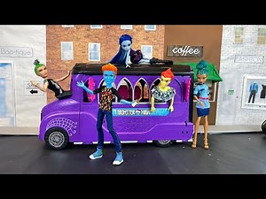 Party Bus- A Monster High/Ever After High Stop Motion