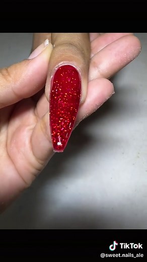 Tutorial de Uñas Acrílicas: Practicando Pasos Clave
