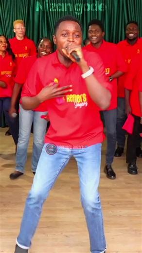 You are definitely enjoying this song 😁 Follow us @therefiners.singers for more mind-blowing praise. Get full audio on audiomack or watch on YouTube just search: Refiners Singers #praise #damiloisrael #refinerssingers #famousgospe