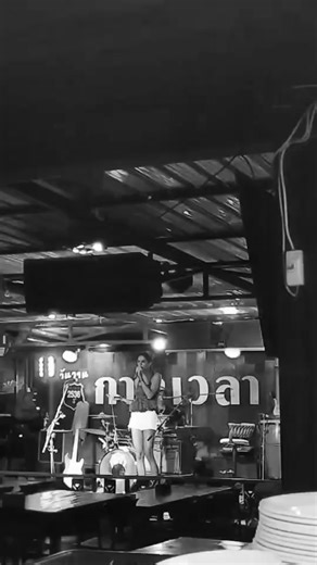 หนอนผีเสื้อ🖤#สาวสองร้องเพลง #ร้านเหล้า #fyp #สุราษฎร์ธานี