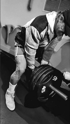 The Old School T-Bar Row Hack At Golds Gym Venice