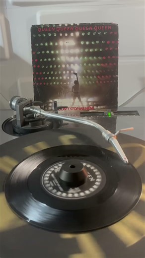 Queen - Don't stop me now 1979 RELOAD #vinyl #vinyloftoday #dj #music #vintage #flashback