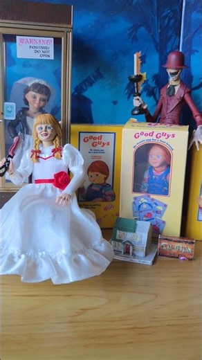 Annabelle Finally Defeated Chucky & Tiffany! | NECA Horror Figure Setup 😱