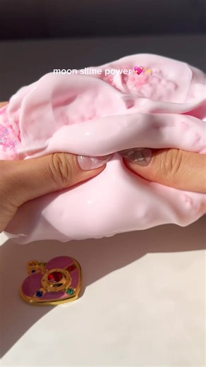 new lotion x sequin bomb texture! one of our customers said our lotion texture feels just like playing with creamy & luxurious lotion 🧴✨ the sequin bomb adds the perfect crunchy texture with crackly bubble pops 🫧 plus, it comes with a high quality charm you can actually turn into a necklace or bag charm