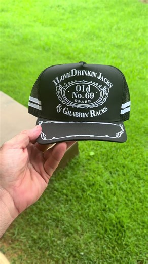 Jack Daniel's Lovers Unite: Enjoying the Perfect Drink