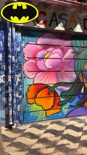 Pintura nova na @casadecomade Quando estiver pelo beco do Batman, passa lá! A loja é linda e a Vick é maravilhosa 💕 | Suzue