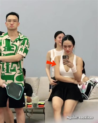 2M views · 4K reactions | Chồng cũ Diệp Lâm Anh tò te tú tí chỉ Á hậu chơi pickleball: đứng sát rạt hướng dẫn cho chuẩn bài | YAN News | Facebook