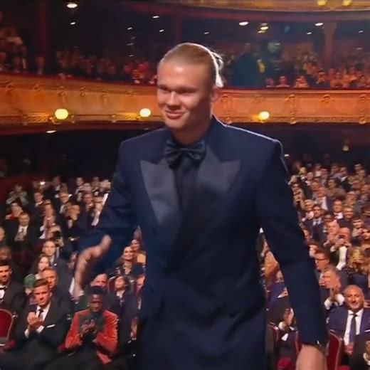 He's so humble!😍 Erling Haaland won the Gerd Muller Award in yesterday's #BallondOr ceremony👑 Watch the highlights in the StarTimesON app here: https://app.adjust.com/bvsmun6! #SportsOnStarTimes | StarTimes