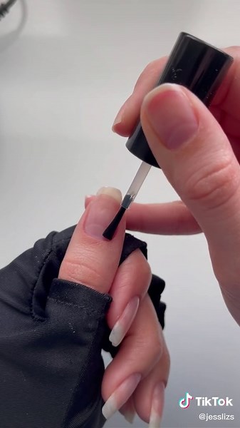 Tips & Tricks for Long-Lasting DIY Gel Manicures