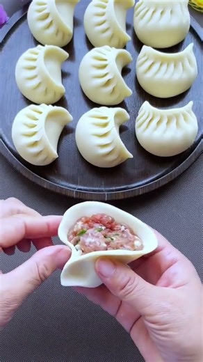 the way to fold food becomes more interesting