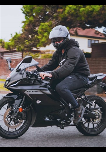 Yamaha R125 Performance Insights and Stock Features