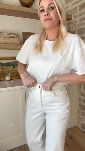 9K views · 20 reactions | These Target jeans are on sale this week for $24!! I wear a size 4 and am wearing the white and medium wash in this video! Comment SHOP and I’ll send the link or shop here!  https://rstyle.me/+HG6SNIzduw8xi5EB7O7ctg | retailcheapskate | Facebook