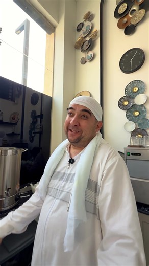 Arab tilini bilmaydigan lekin gapirishni yoqtiradigan tanishizga yuborib qo’ying✈️😂 🔸Videoga layk ♥️ bosib, repost qivoramiz🔁 🔸Saudiya Arabistondagi tanishlaga yuboring videoni↗️ 🔸Tanlovda adashmang🫵 Manzil:Makka shahri “Batha Qurayish” mintaqasi “Alayyam”mehmonxonasini orqasidagi ko’cha📍