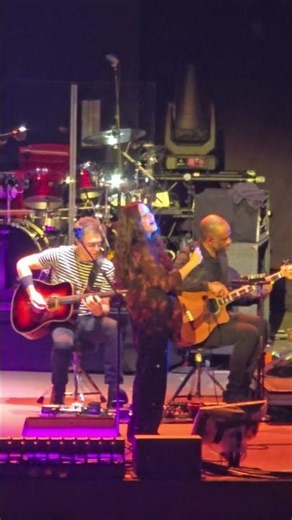Alanis Morissette Mary Jane #youtubeshorts #concert #livemusic #youtube Released 1995