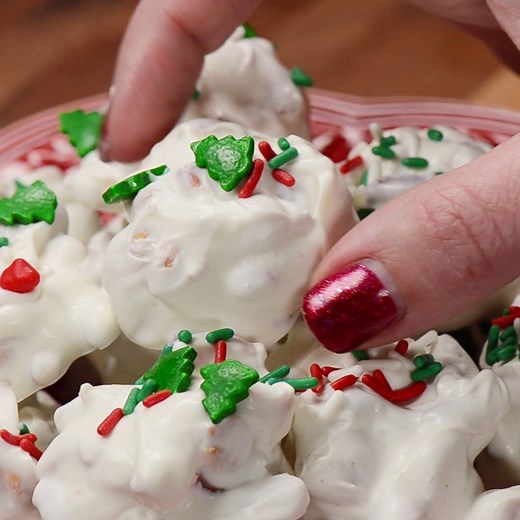 8.5M views · 9.5K reactions | I make CROCK POT SALTY SWEET CANDY all Christmas season! It's sweet and salty and crunchy, so perfect!!! It would even be good as party of your homemade presents! RECIPE-->https://realhousemoms.com/crock-pot-salty-sweet-candy/ | Real Housemoms | Facebook